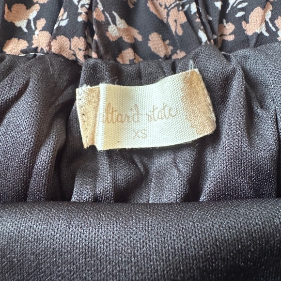 Altar’d State Size XS tiered floral skirt - Picture 4 of 8